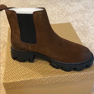 Urban Outfitters Lorenzo chunky Chelsea boots